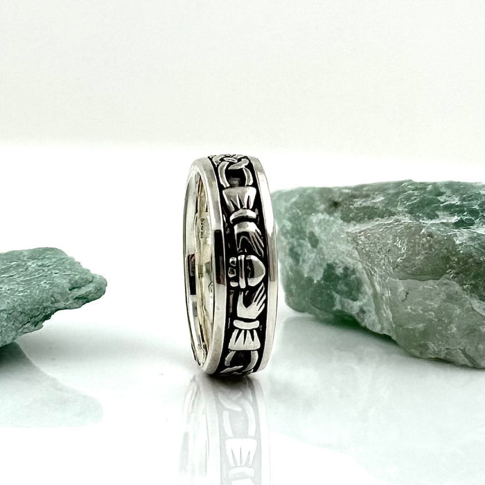 Ladies Oxidised Silver Claddagh Band