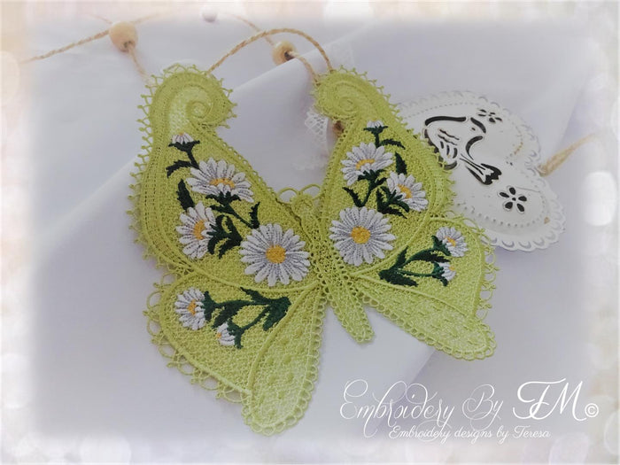 Large butterfly April /daisies / 5x7 hoop