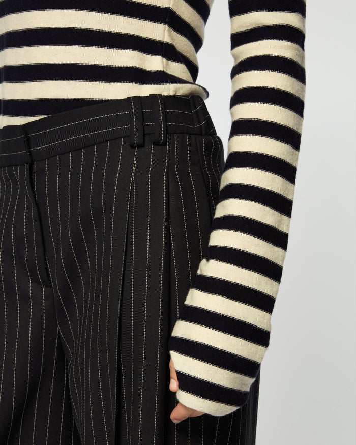 Merino Wool Striped Fitted Jumper - Cream / Navy Blue