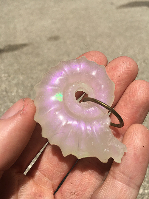 AMMONITE GLOW IN THE DARK PENDANT- SMOOTH