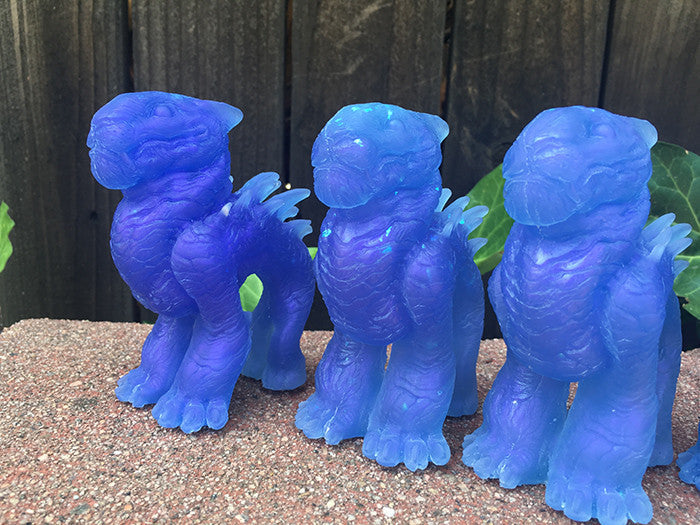 BULLNOG- CAST FIGURE- PURPLE SKY