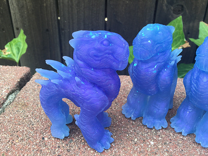BULLNOG- CAST FIGURE- PURPLE SKY