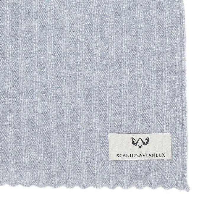 Cashmere tørklæde i bred rib strik lysegrå fra Scandinavianlux
