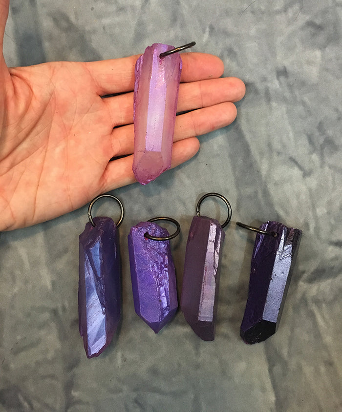 CAST CRYSTAL PENDANT