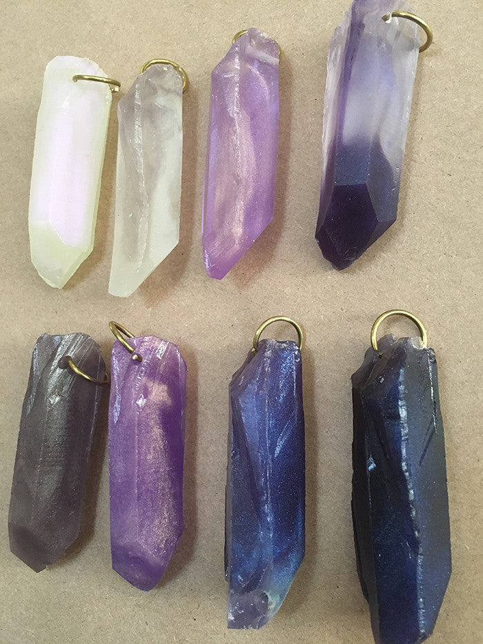 CAST GLOW CRYSTAL PENDANT