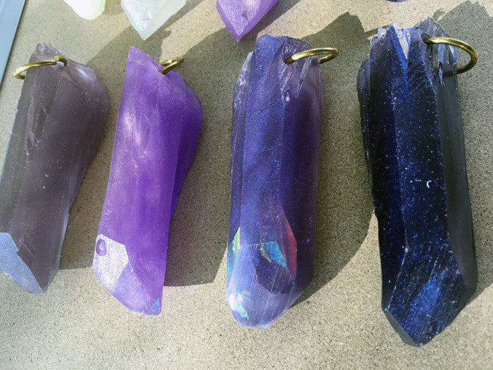 CAST GLOW CRYSTAL PENDANT