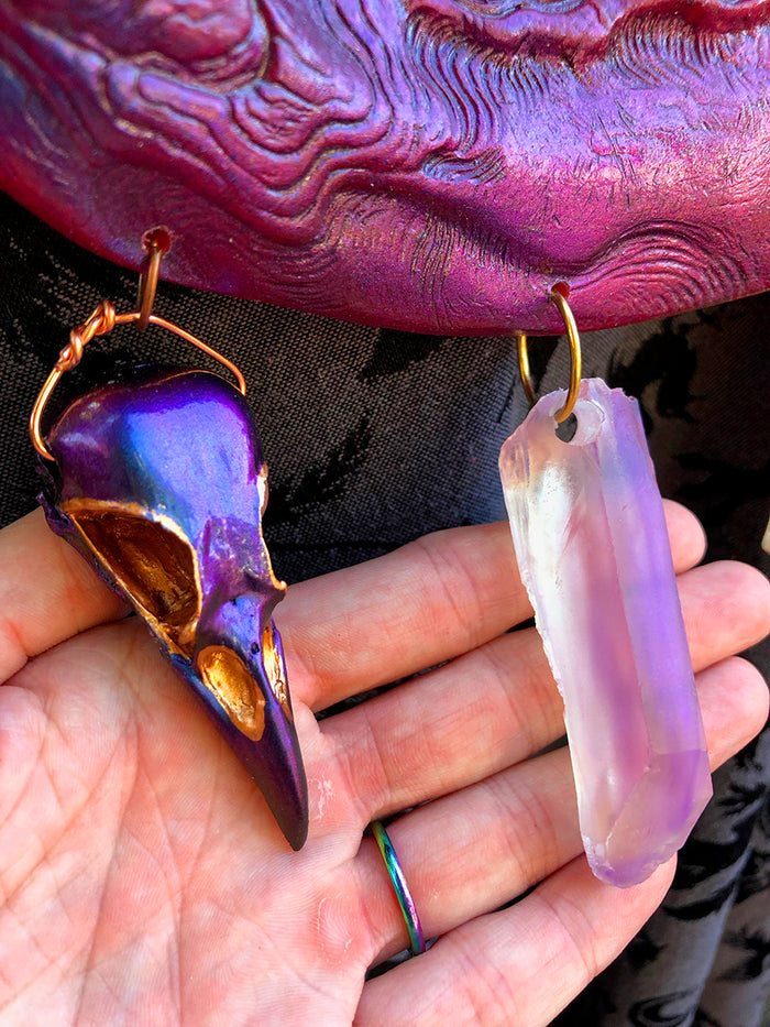 DUST BEAST FANTASY NECKLACE- BRIGHT PINK WITH PURPLE FLAKES