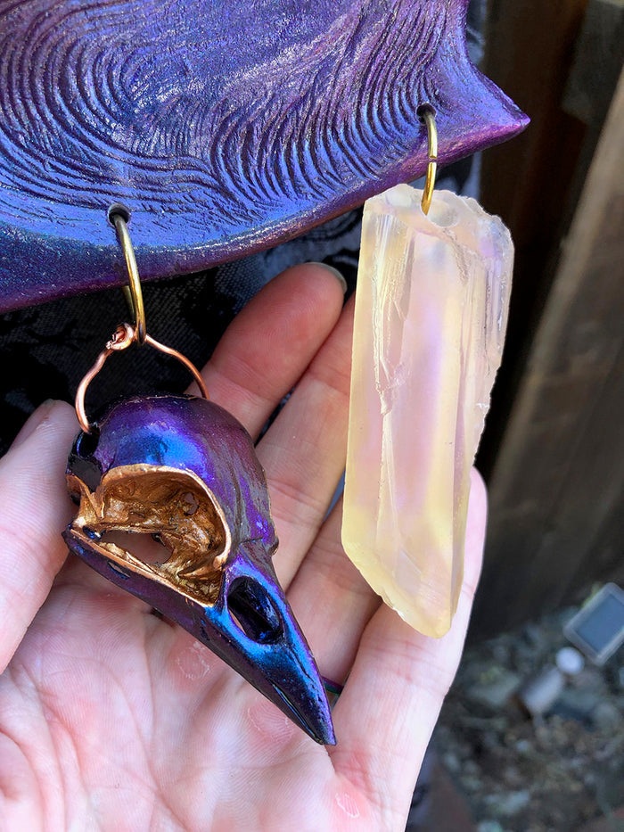 DUST BEAST FANTASY NECKLACE- RED/PURPLE COLORSHIFT