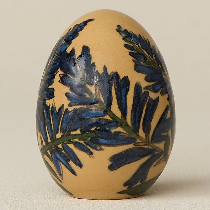 Close-up details of the ceramic handcrafted egg.