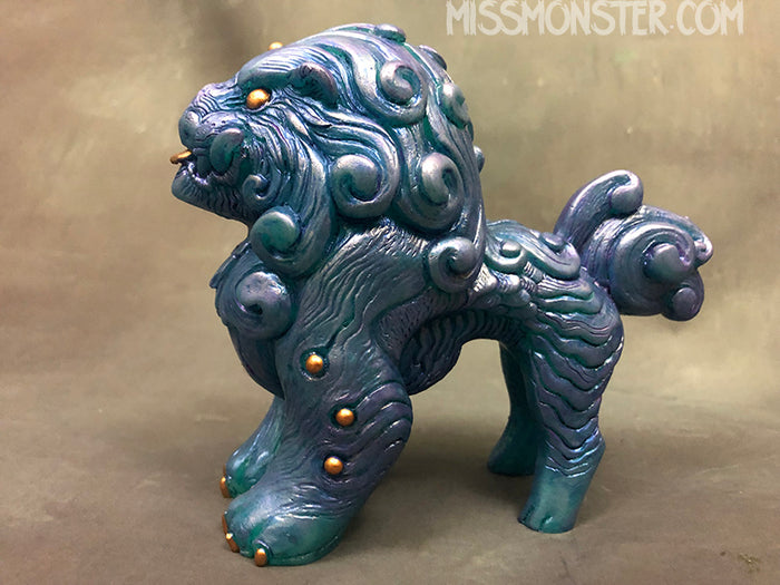FOO DOG BLEP- SOLID IRIDESCENT FIGURE