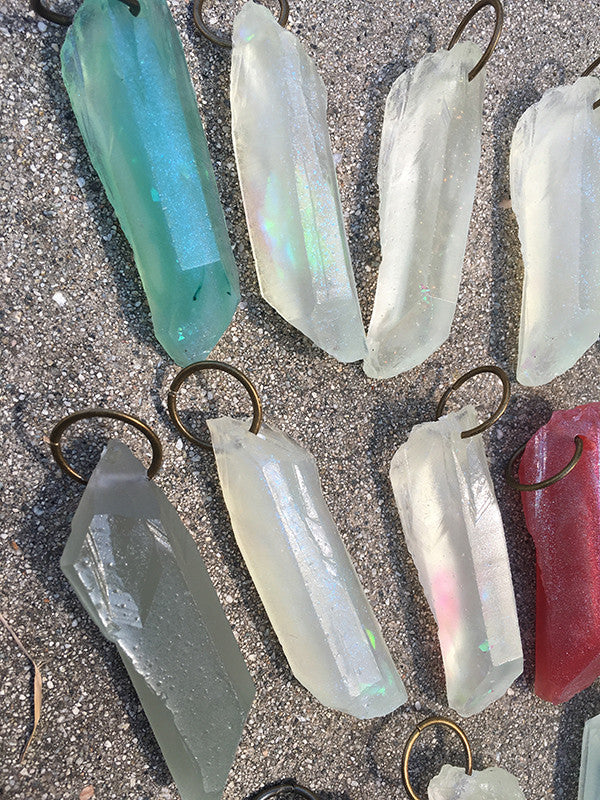 GLOW IN THE DARK SPARKLY CRYSTAL PENDANTS