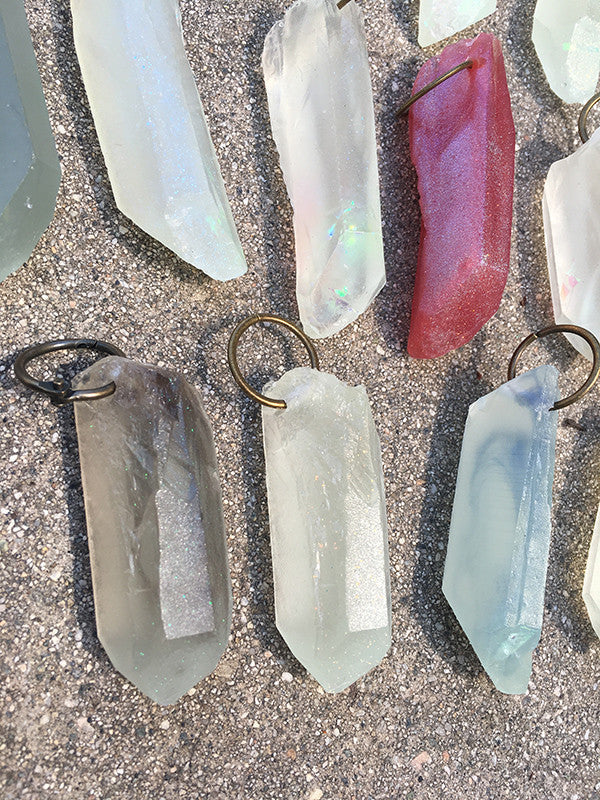 GLOW IN THE DARK SPARKLY CRYSTAL PENDANTS
