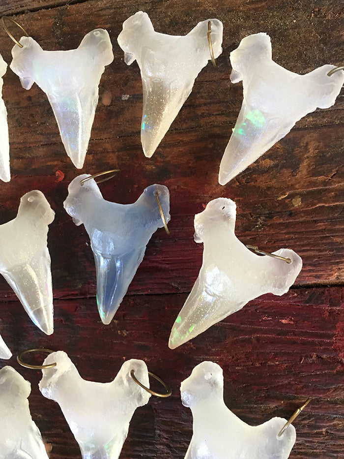 GLOW IN THE DARK URETHANE FOSSIL SHARK TOOTH PENDANT- LARGE