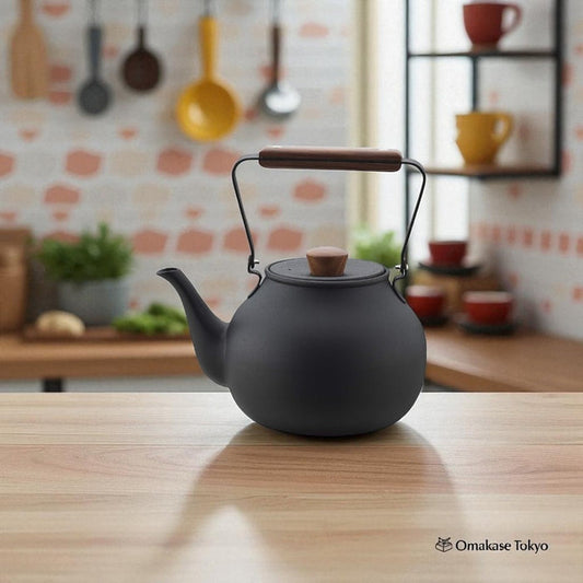 Jutoku Black Teapot with Tea Strainer-0.7 L