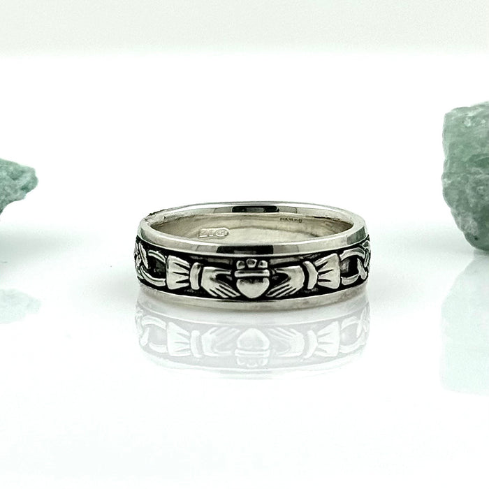 Ladies Oxidised Silver Claddagh Band