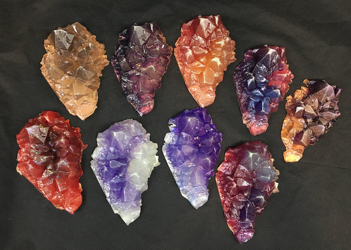 LARGE CRYSTAL CLUSTER- GLOW IN THE DARK