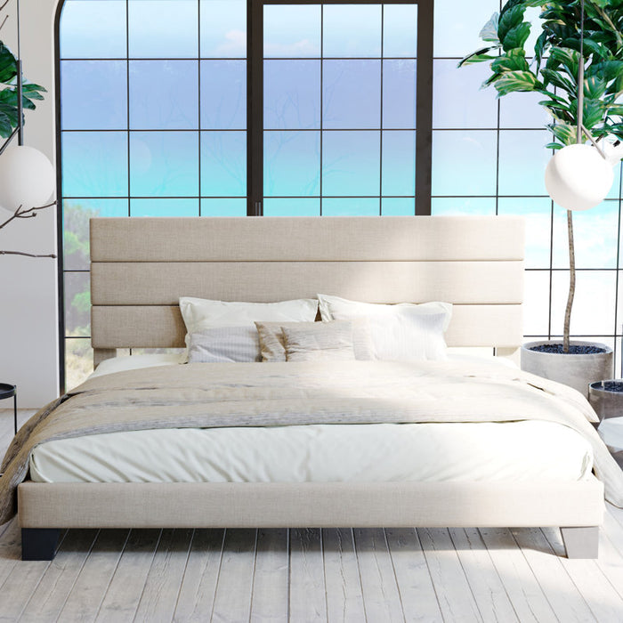Lit plateforme Elison avec tête de lit rembourrée en tissu et sommier à lattes en bois, beige, taille King