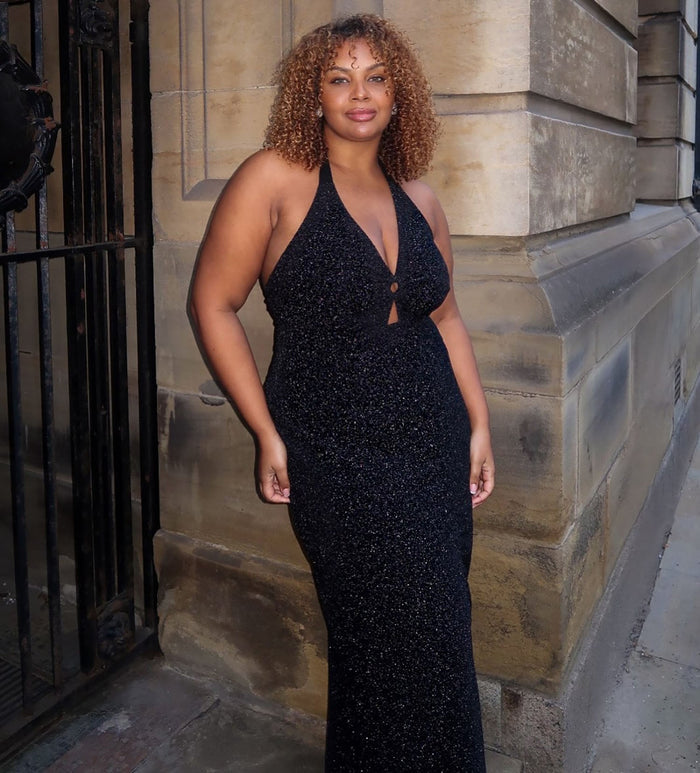 Renellshanay, 5'7" - Size E