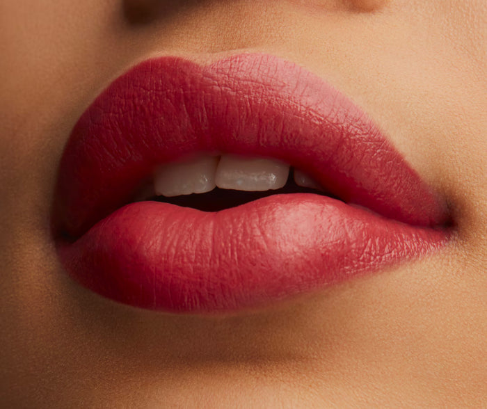MAC lustreglass Lipstick احمر الشفاه اللامع من ماك