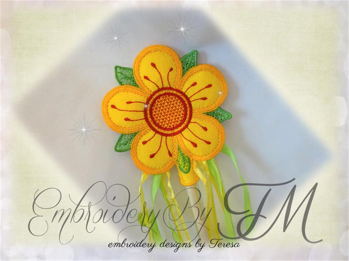 Magic wand/flowers / combination felt and lace / two sizes