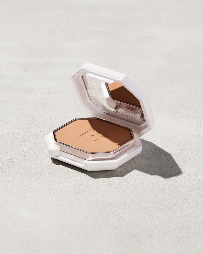 Pro Filt'r Soft Matte Powder Foundation shown in shade 280