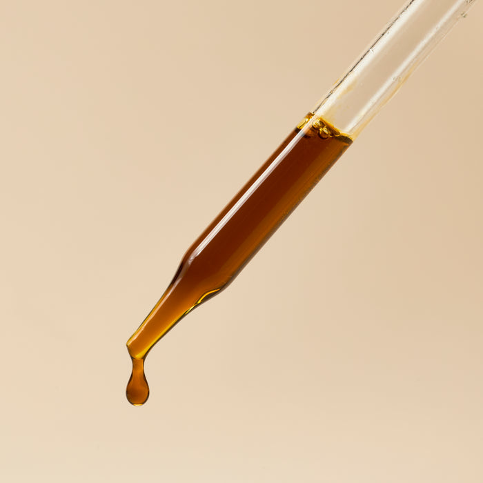 Rosemary Oleoresin Extract (ROE) - close-up