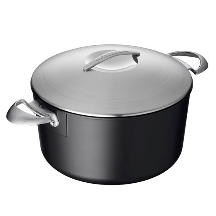 SCANPAN PROFESSIONAL 6.5-QUART COVERED DUTCH OVEN
