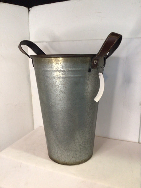 Silver Metal Handled Pot