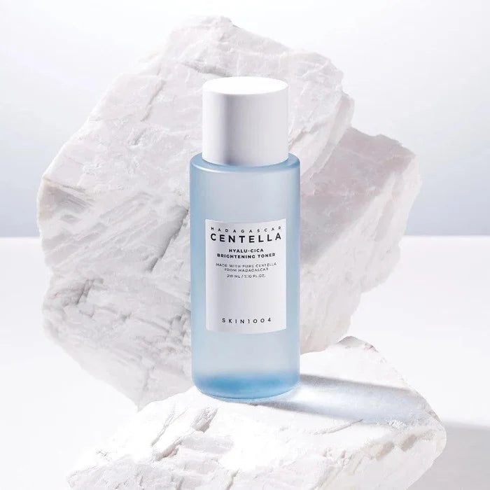 SKIN1004 Madagascar Centella Hyalu-Cica Brightening Toner 210 mL