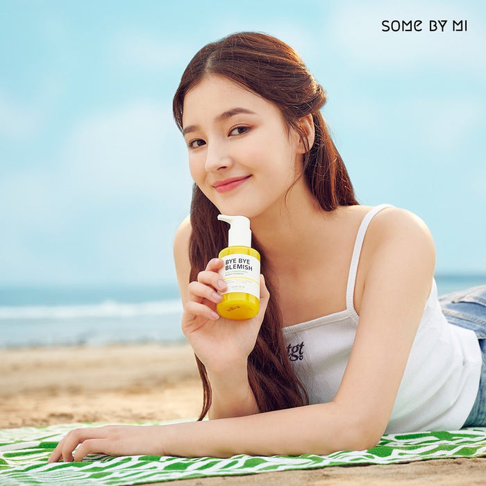 SOME BY MI BYE BYE Blemish Vita Tox Brightening Bubble Cleanser غسول الفقاعات باليوجا