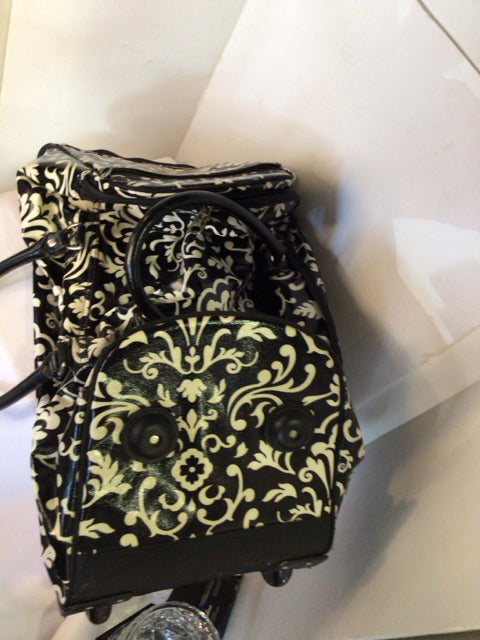 Thirty One Black/White Duffle Luggage