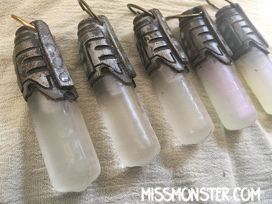 WASTELAND GLOW FOB PENDANT