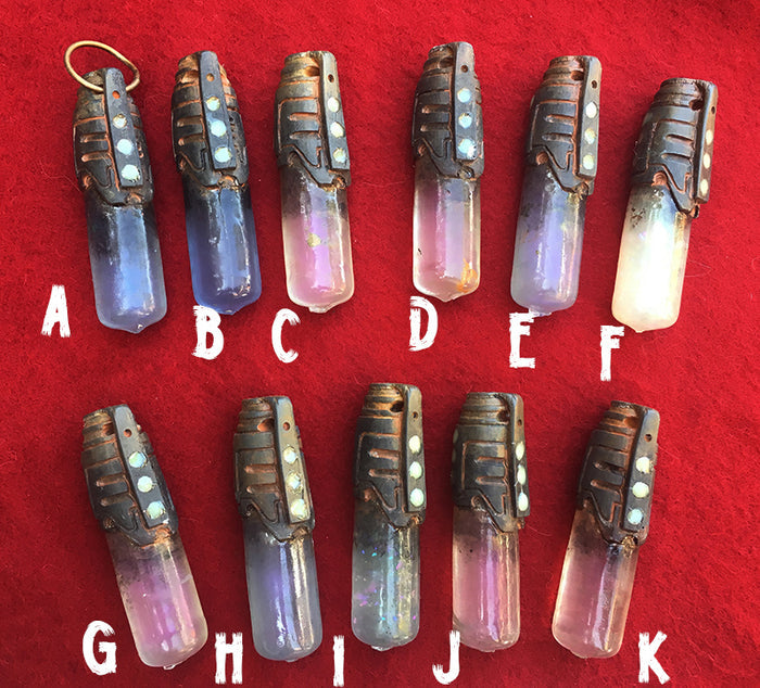 WASTELAND GLOW FOB PENDANT